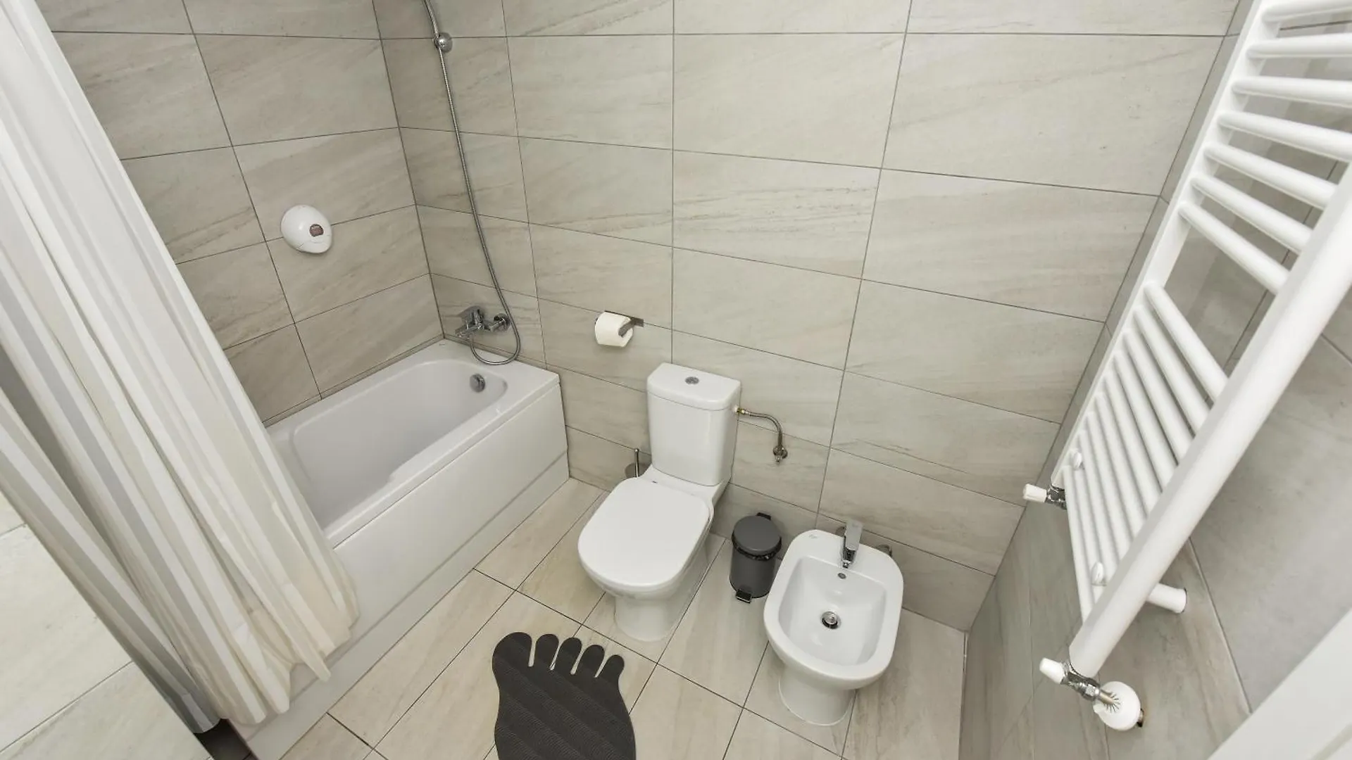 **** Szálloda Harmony Residence Bukarest Románia